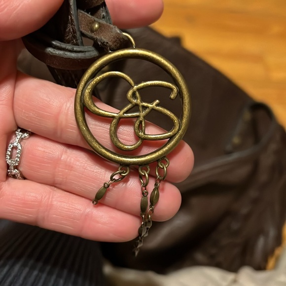 Brown faux leather Jessica Simpson fringe tote. - Picture 6 of 6